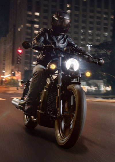 nightster-riding-01.jpg