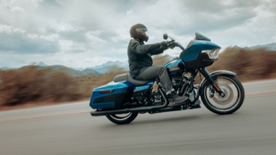 2026-road-glide-riding-ls-3.jpg